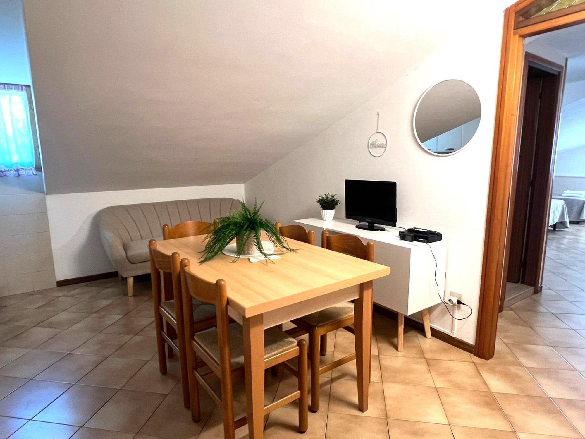 Adria Holiday Family Apartments: Beachside Comfort in Jesolo Exterior photo